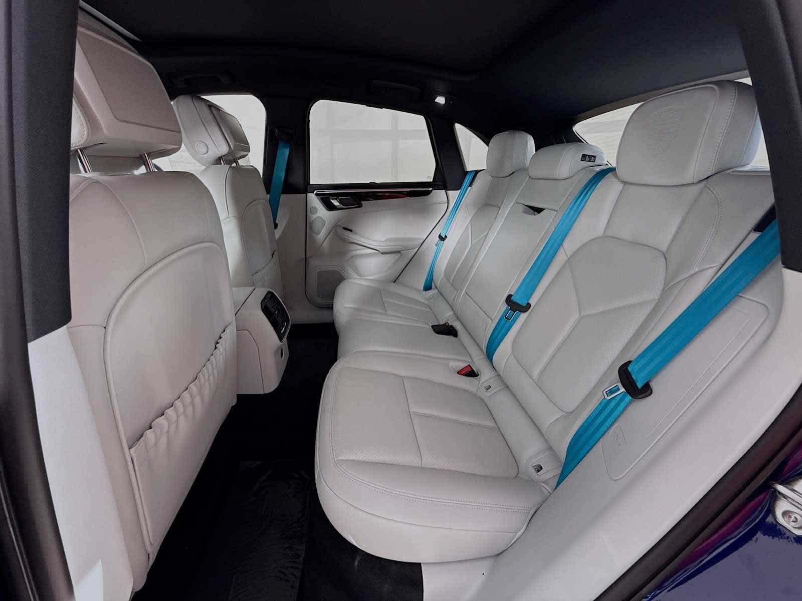 Thumbnail: 2026 Porsche Macan - 17