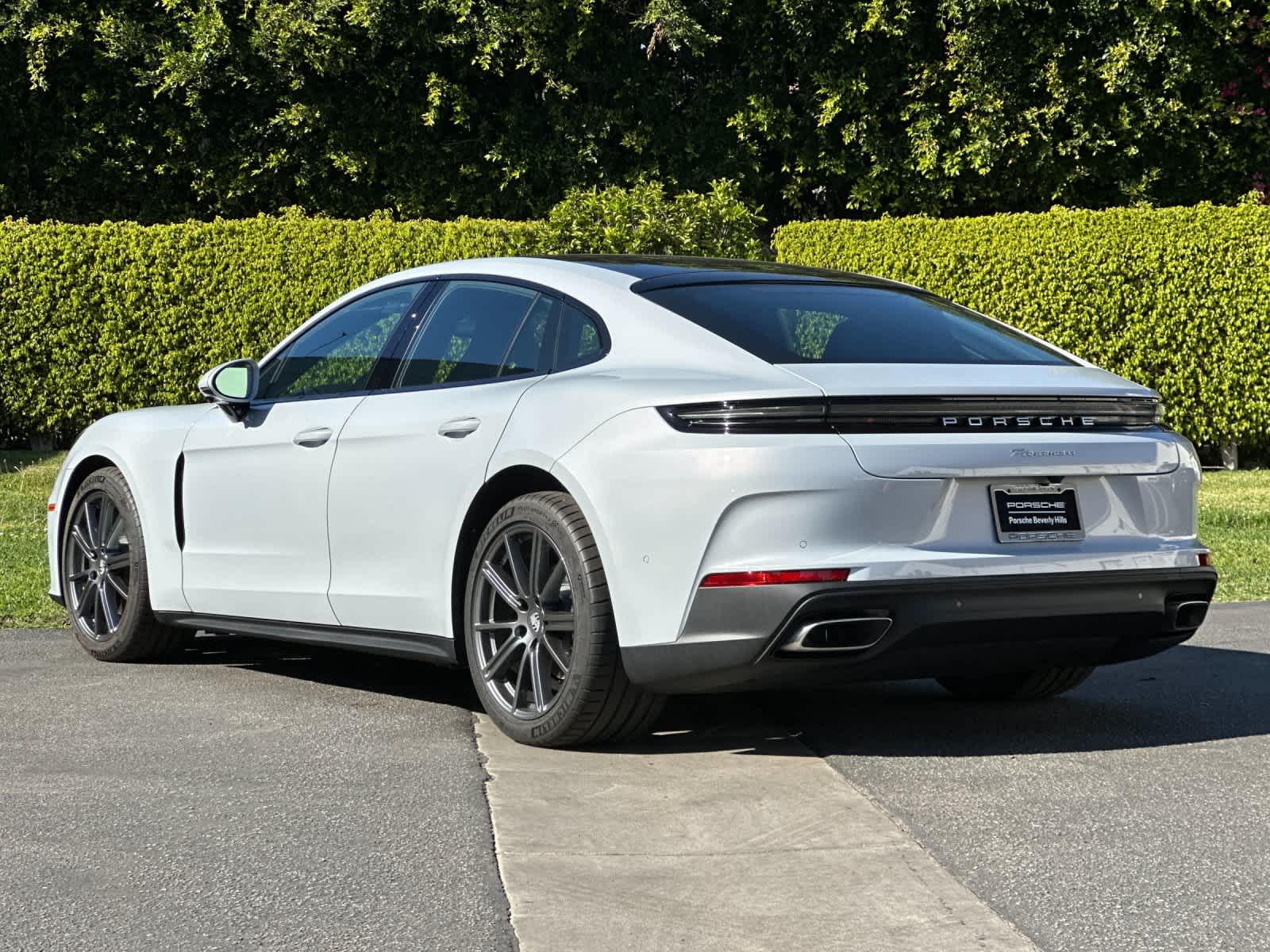 Thumbnail: 2026 Porsche Panamera - 3