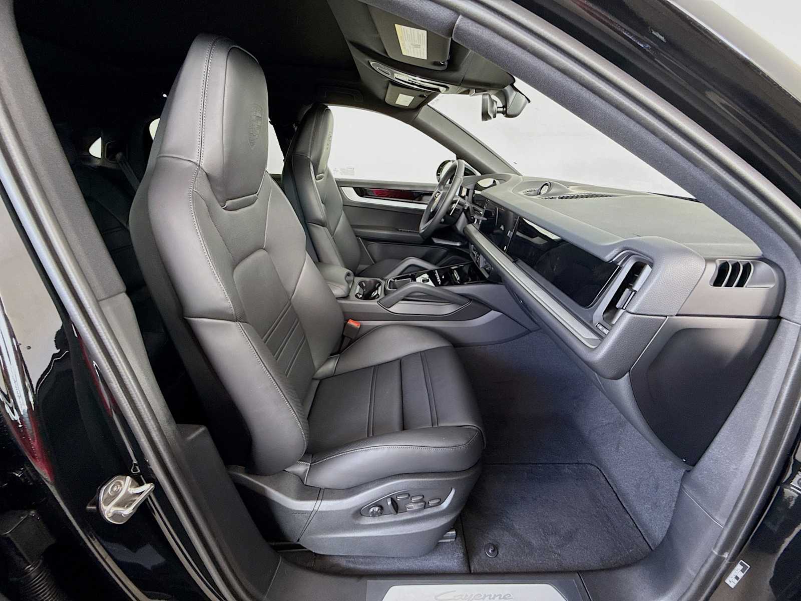 Thumbnail: 2025 Porsche Cayenne - 21