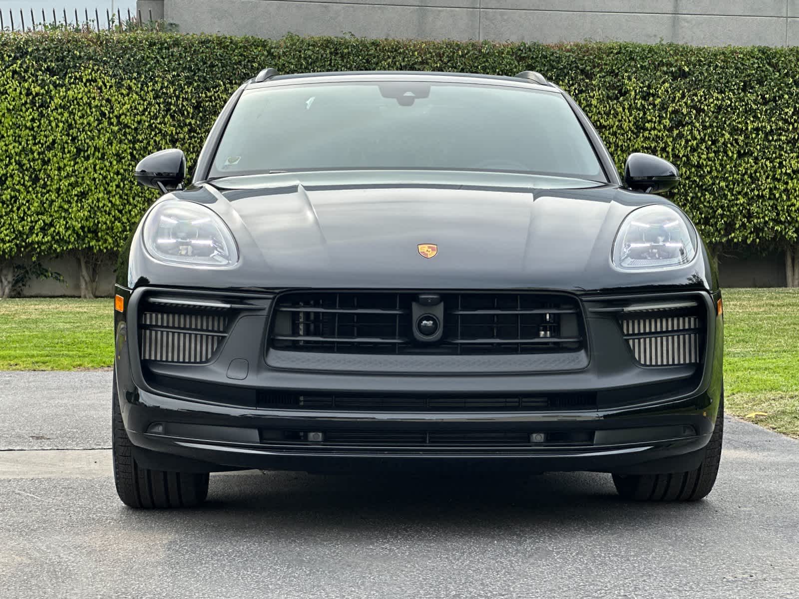 Thumbnail: 2026 Porsche Macan - 11