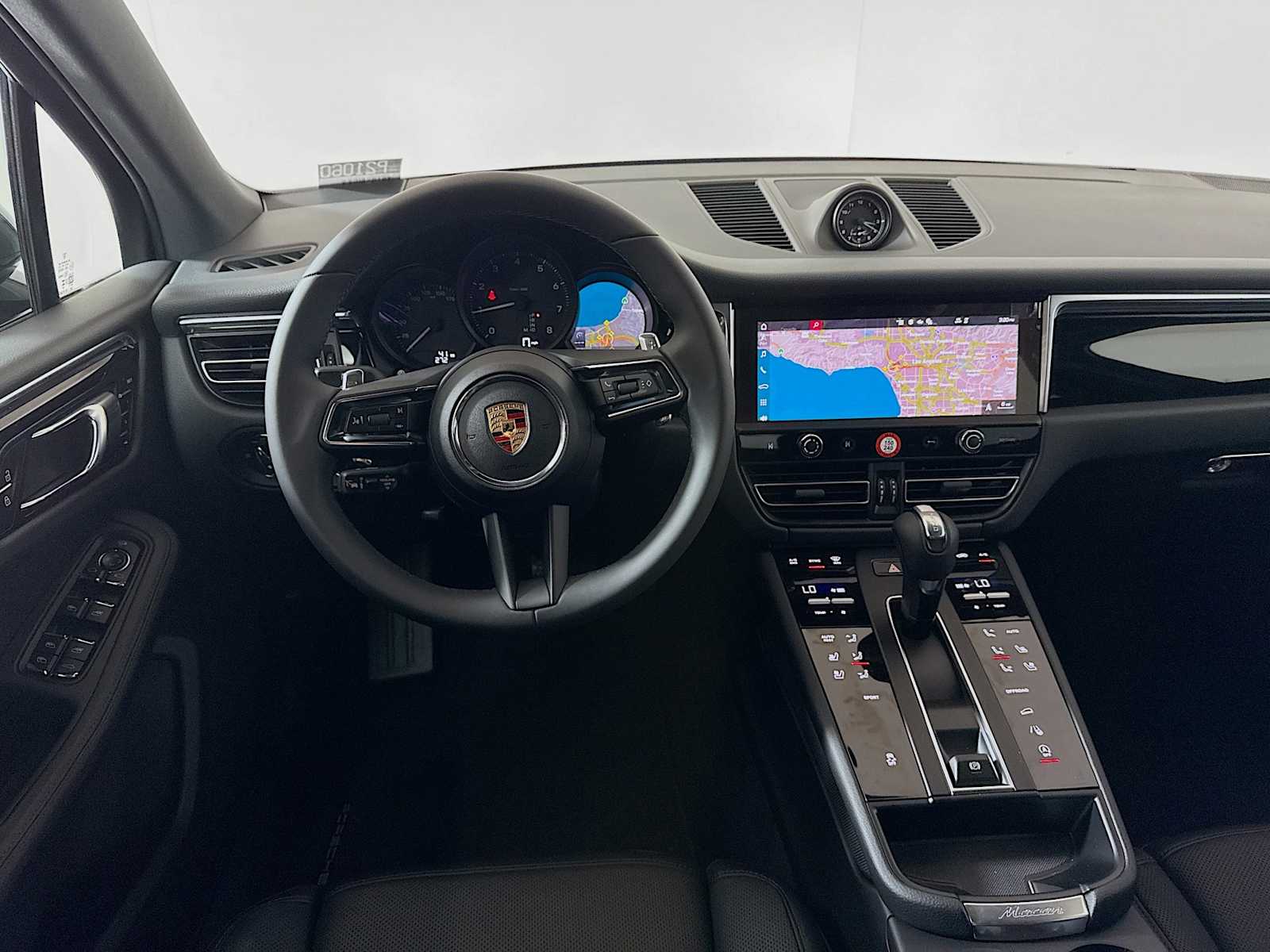 Thumbnail: 2025 Porsche Macan - 18