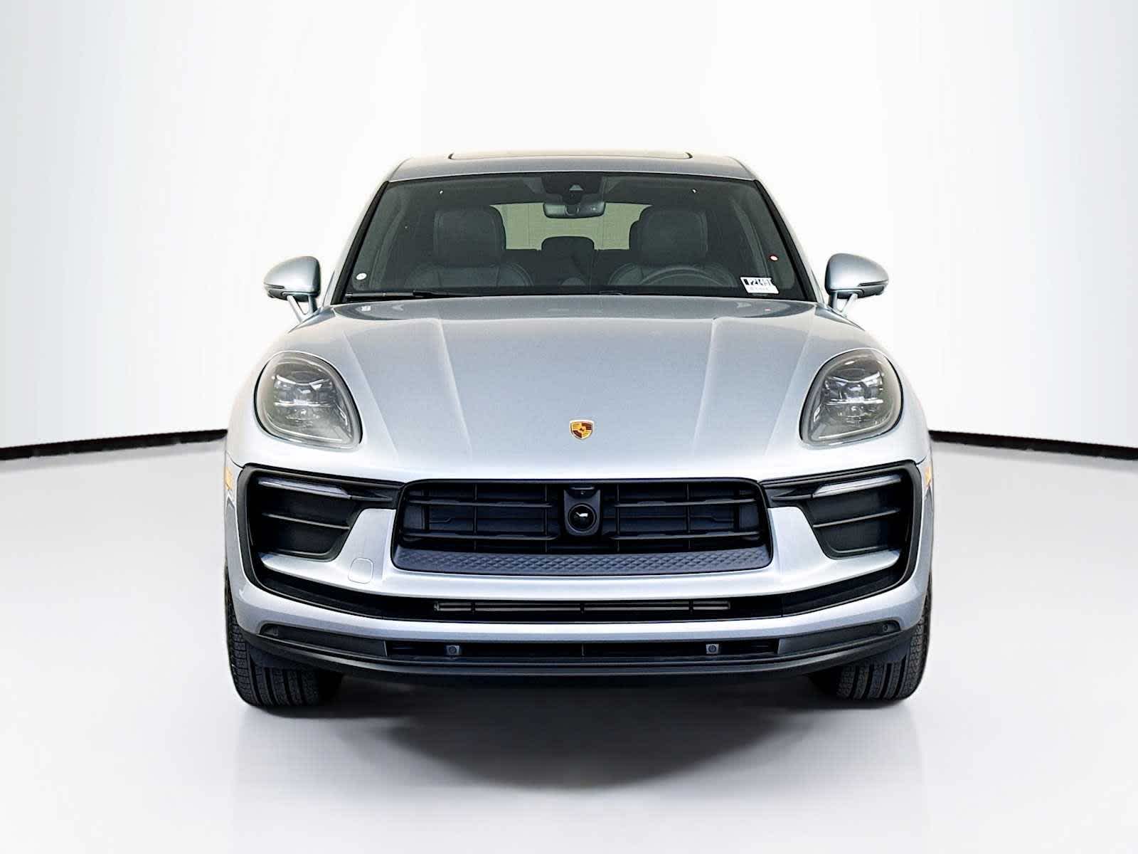 Thumbnail: 2026 Porsche Macan - 6