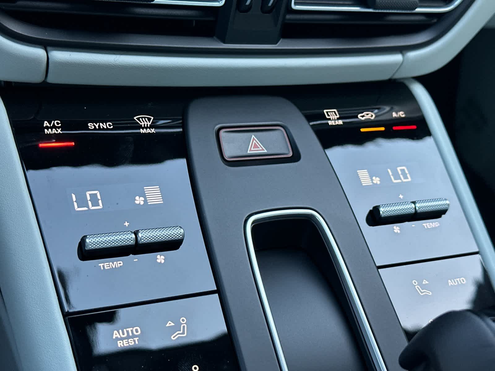 Thumbnail: 2026 Porsche Macan - 24