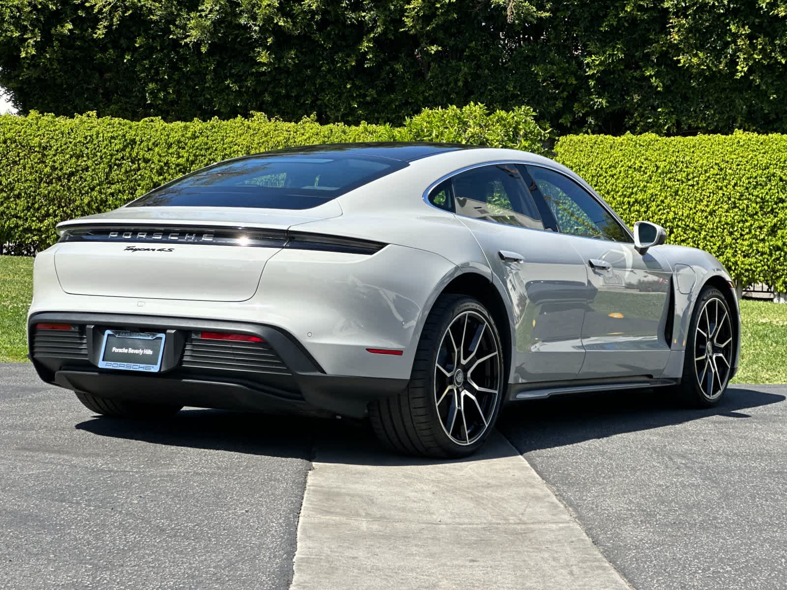 Thumbnail: 2024 Porsche Taycan - 8