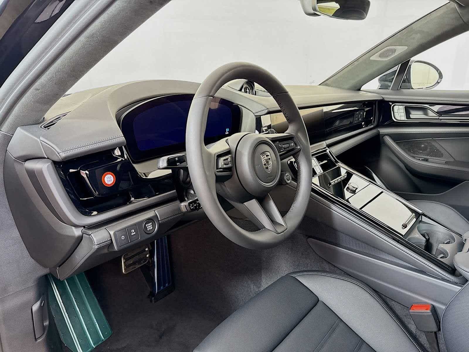 Thumbnail: 2026 Porsche Panamera - 4