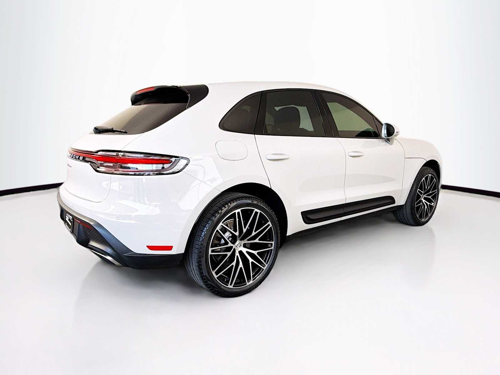 Thumbnail: 2024 Porsche Macan - 9