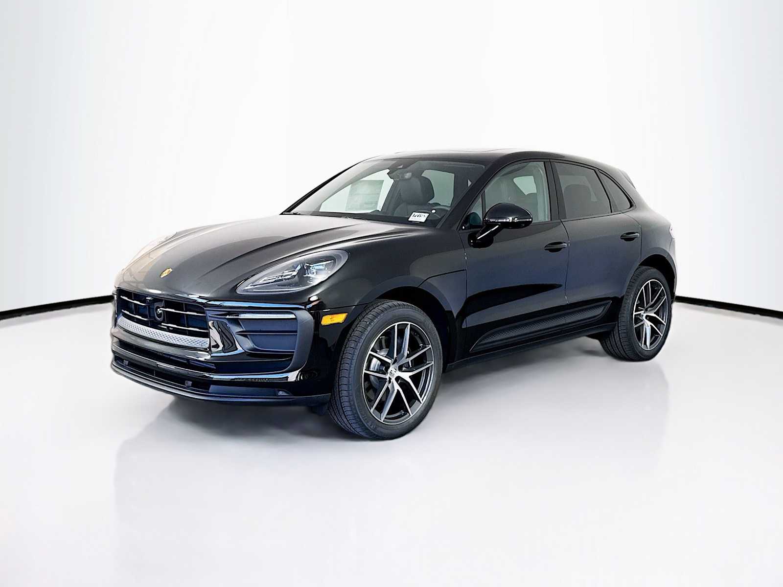 Thumbnail: 2026 Porsche Macan - 1