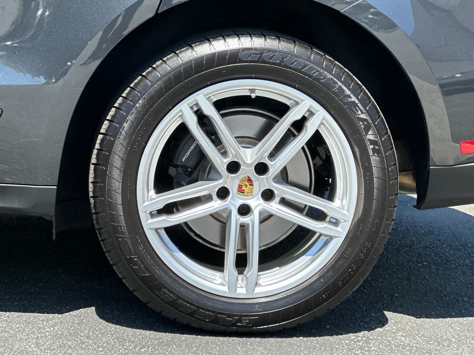 Thumbnail: 2025 Porsche Macan - 30