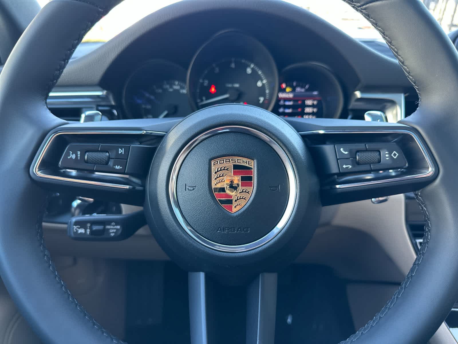 Thumbnail: 2026 Porsche Macan - 25