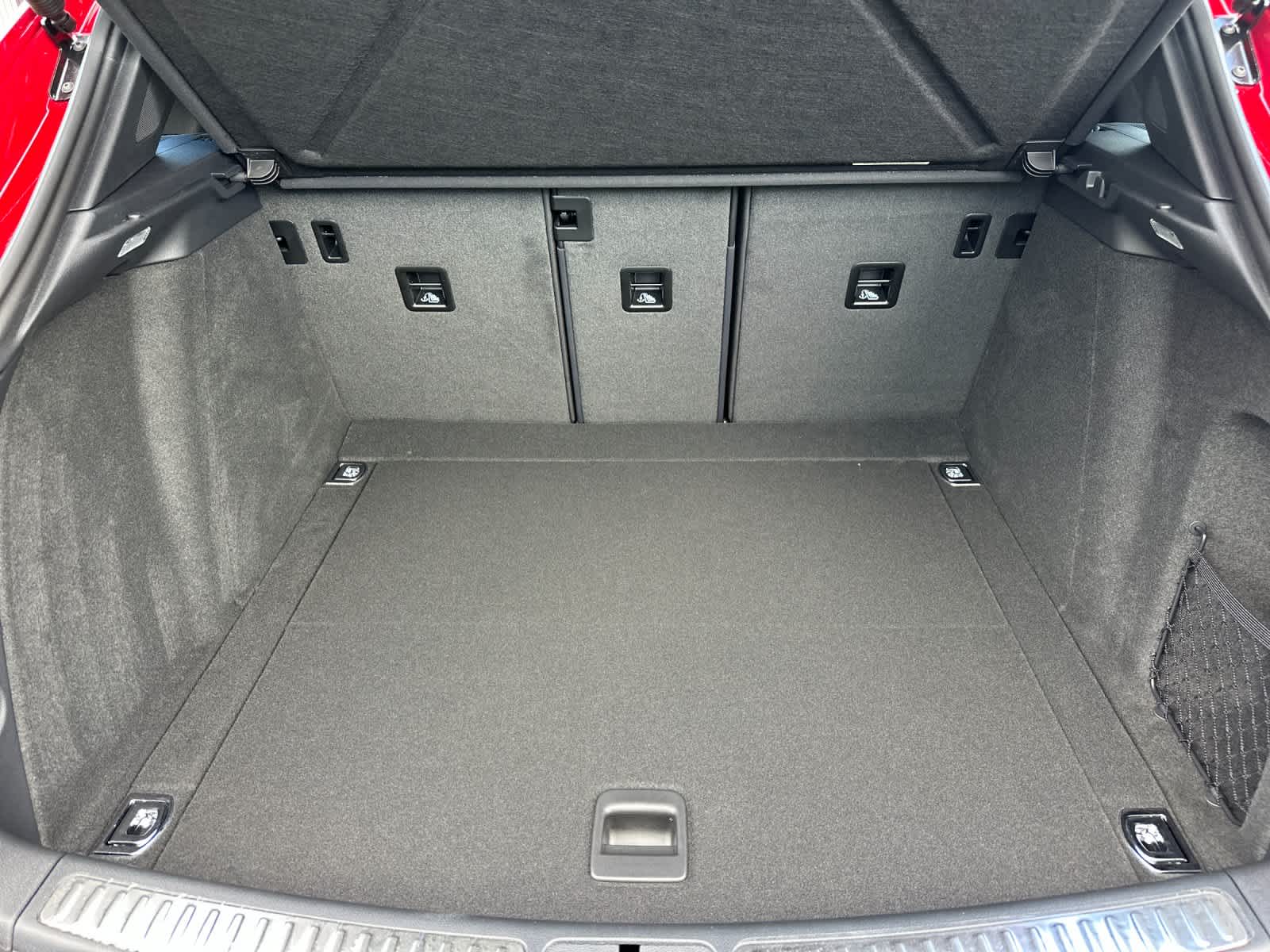 Thumbnail: 2026 Porsche Macan - 16