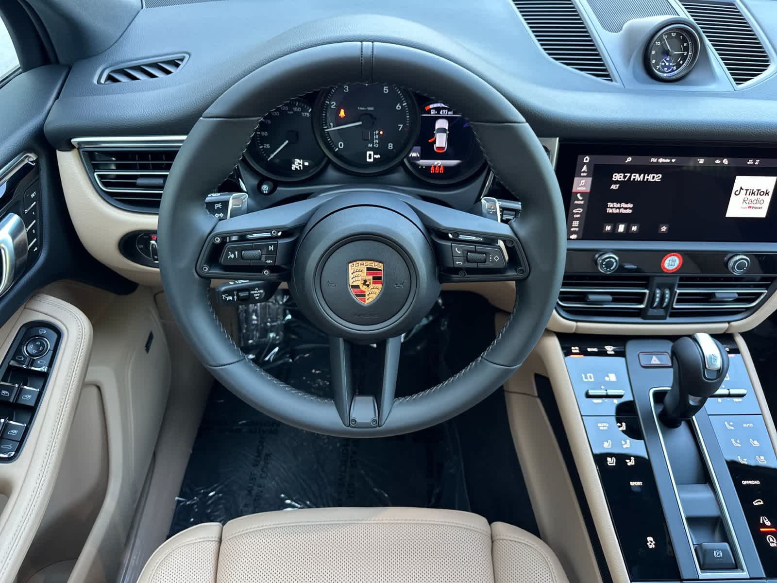 Thumbnail: 2026 Porsche Macan - 15