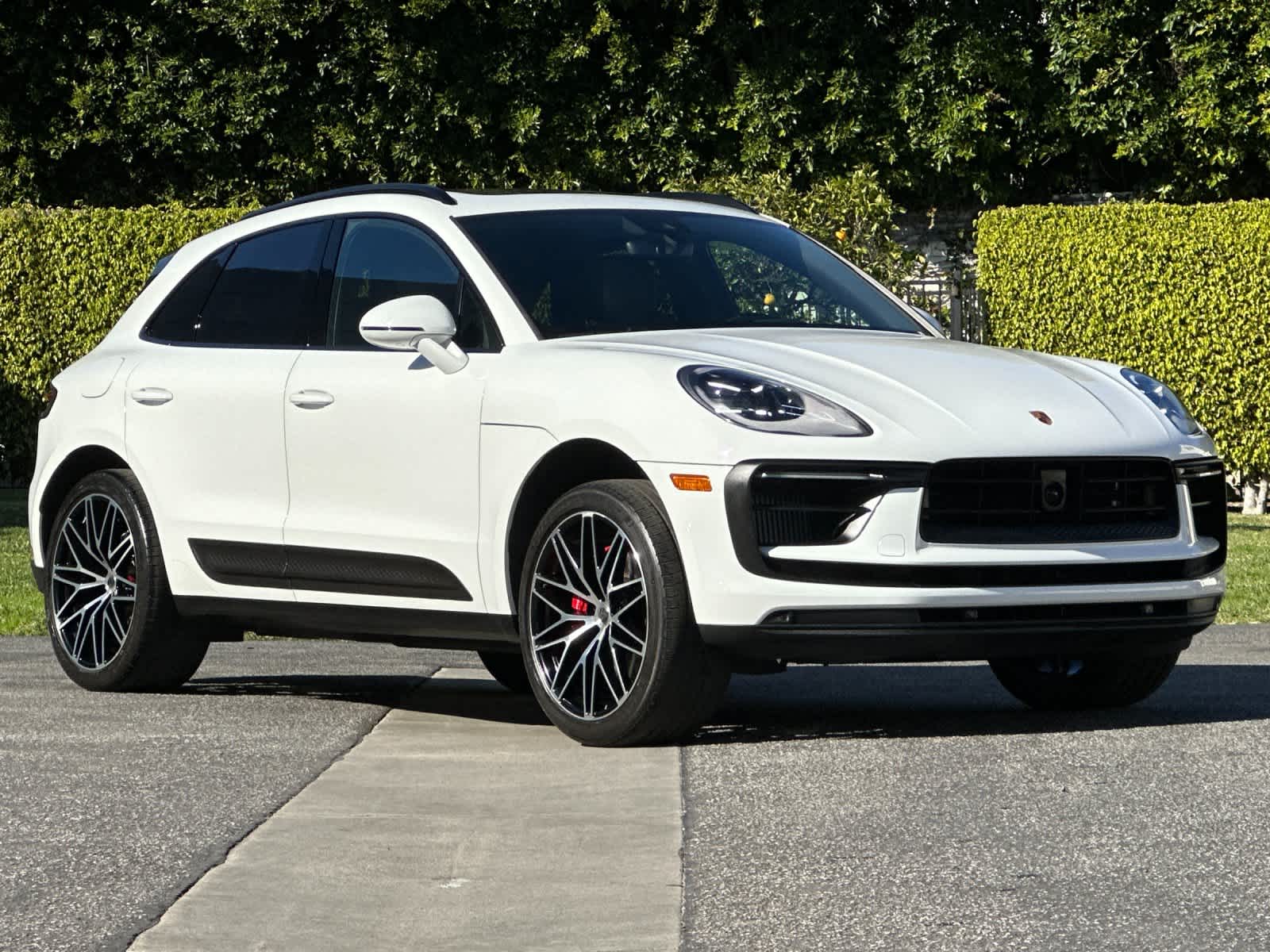 Thumbnail: 2023 Porsche Macan - 10