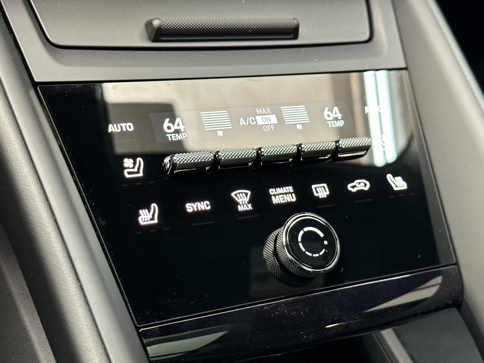 Thumbnail: 2026 Porsche Macan - 24