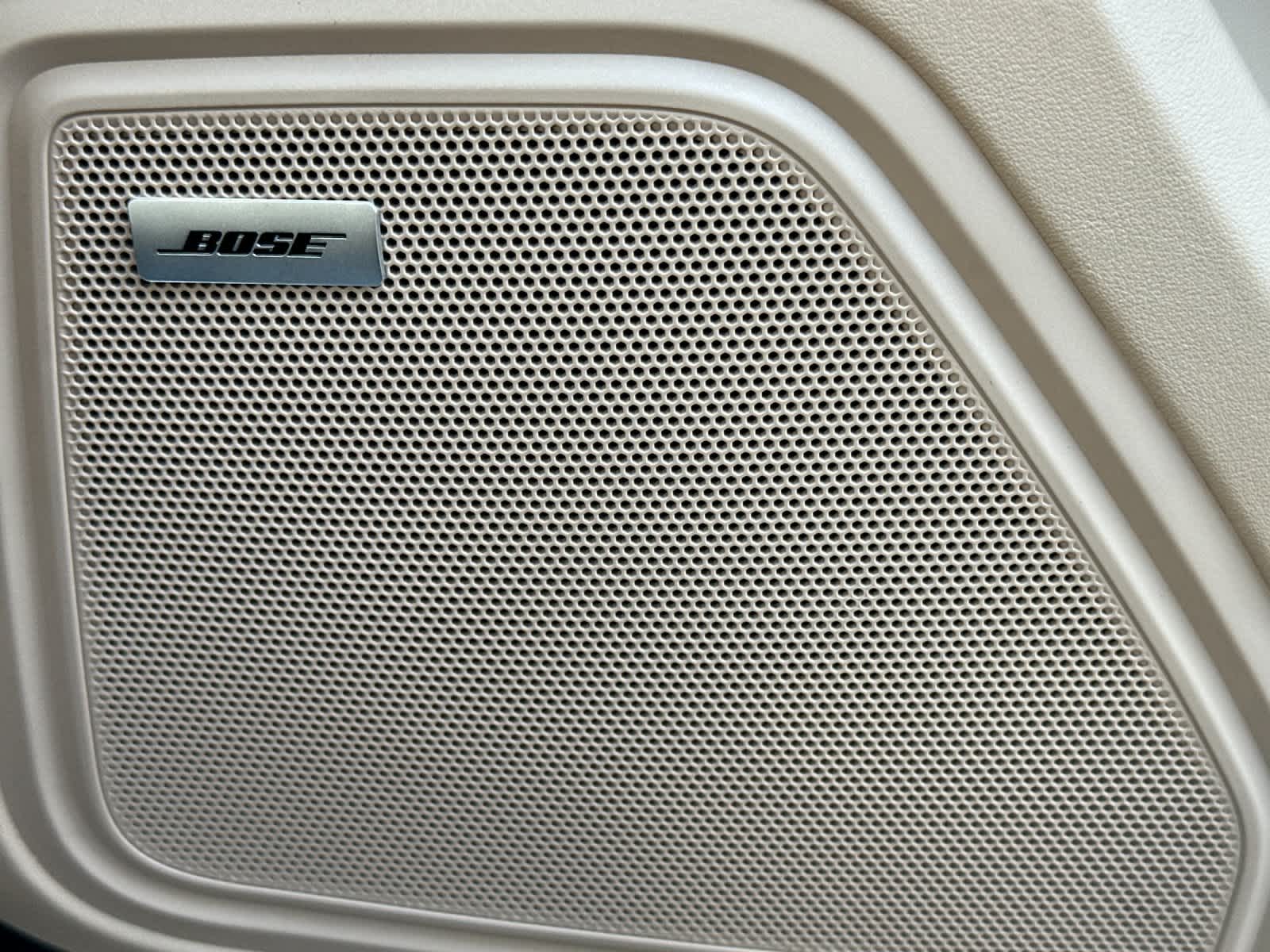 Thumbnail: 2026 Porsche Macan - 20