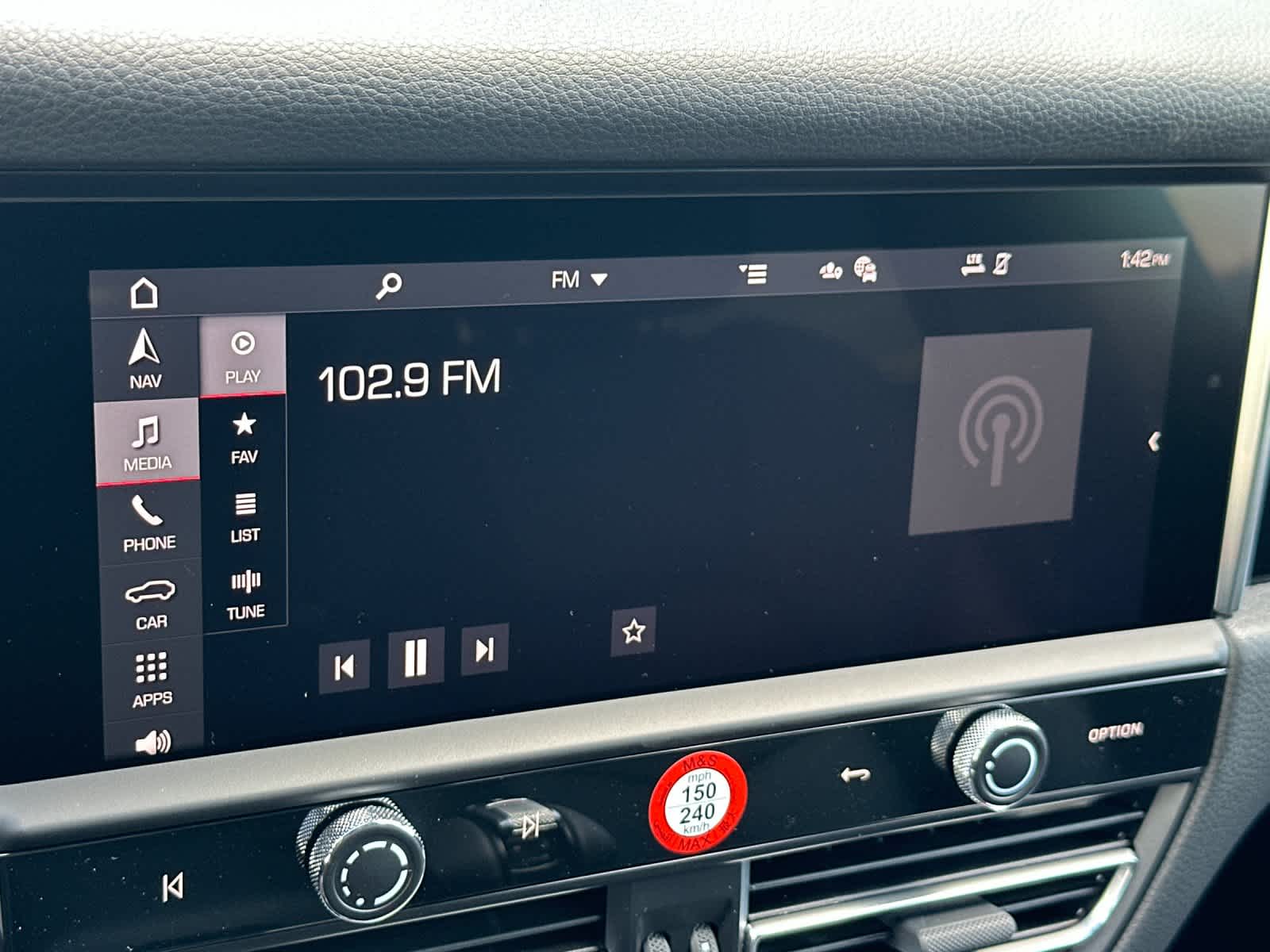 Thumbnail: 2026 Porsche Macan - 20