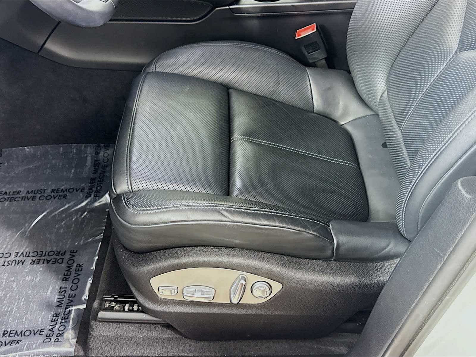 Thumbnail: 2024 Porsche Macan - 16