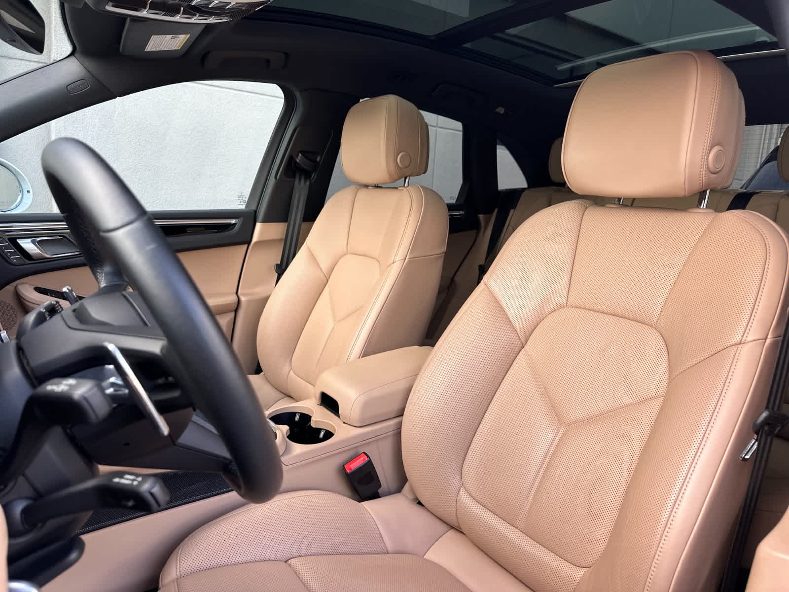 Thumbnail: 2025 Porsche Macan - 5