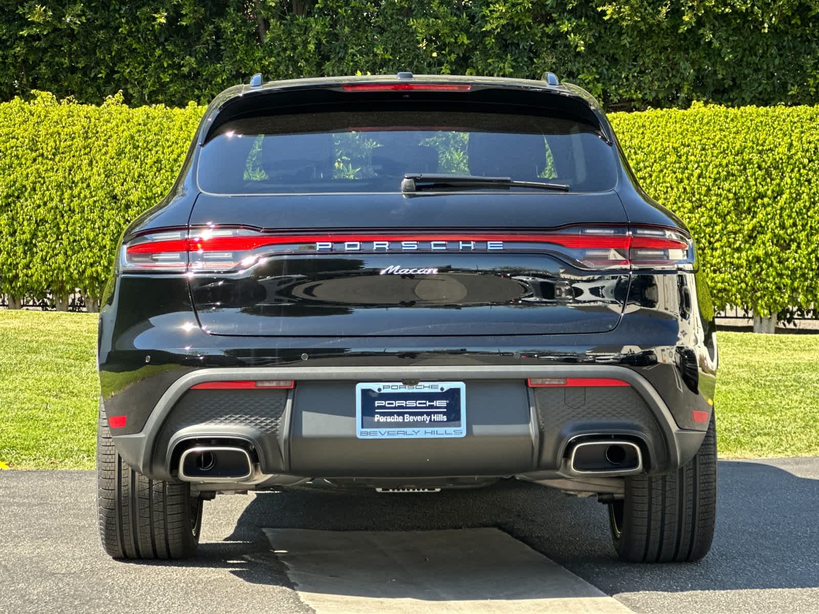 Thumbnail: 2026 Porsche Macan - 7