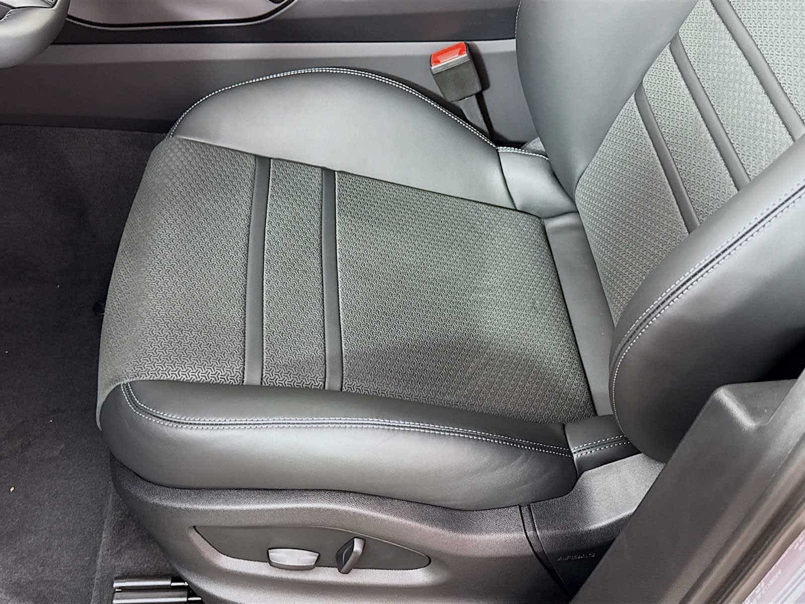 Thumbnail: 2025 Porsche Cayenne - 15