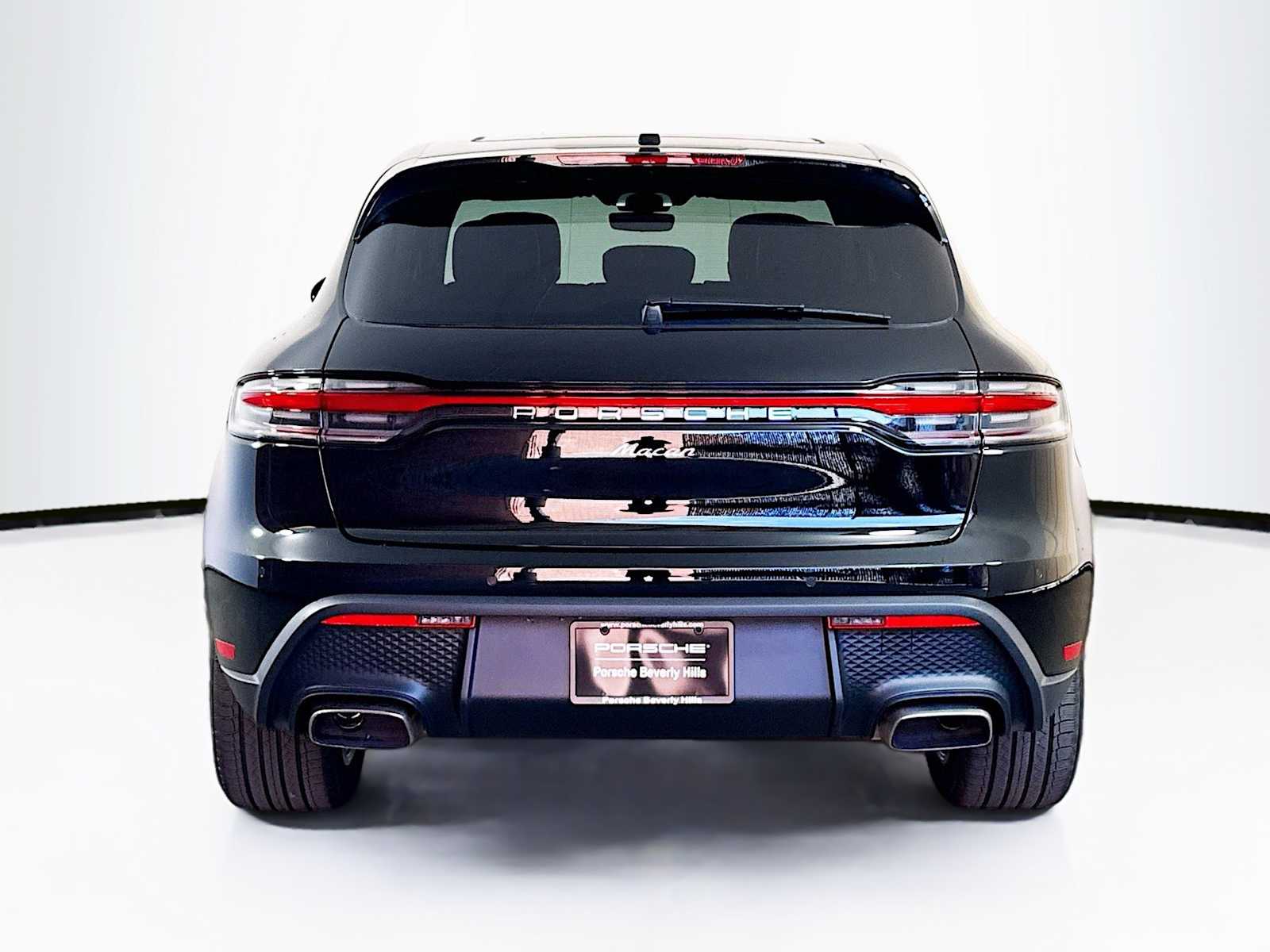 Thumbnail: 2026 Porsche Macan - 10
