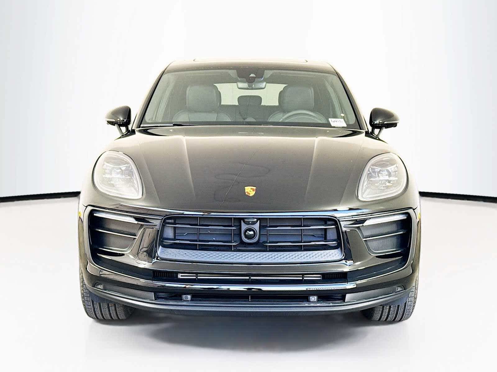 Thumbnail: 2026 Porsche Macan - 6