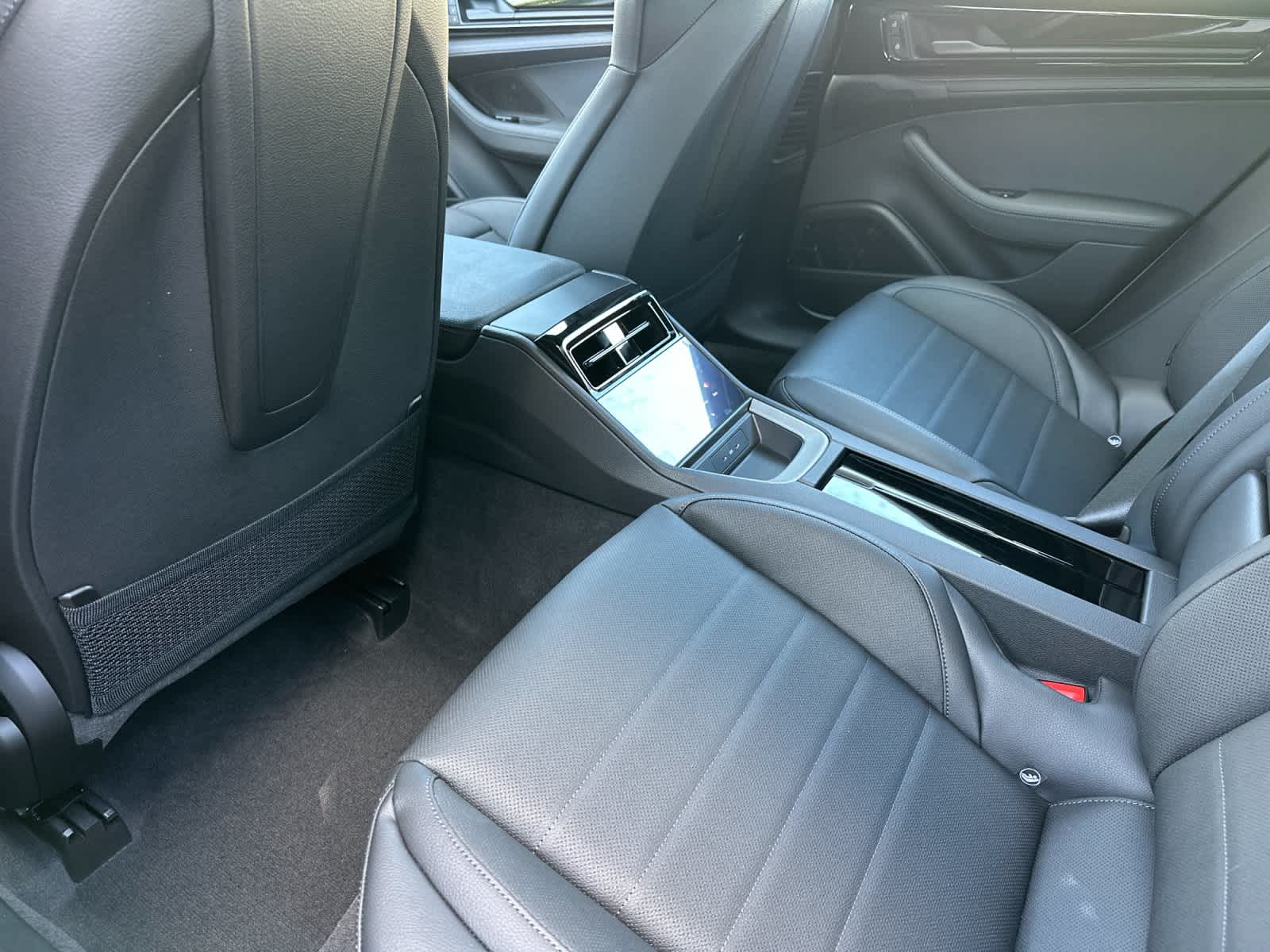 Thumbnail: 2026 Porsche Panamera - 13