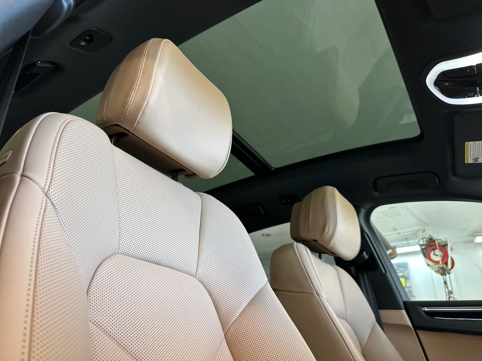 Thumbnail: 2025 Porsche Macan - 18