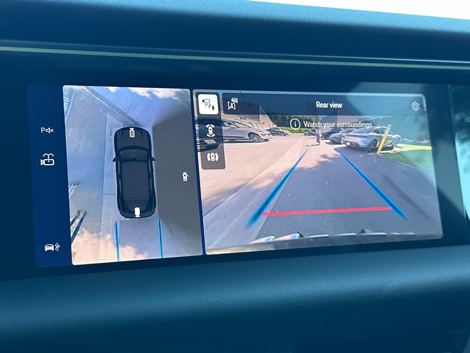 Thumbnail: 2026 Porsche Macan - 22