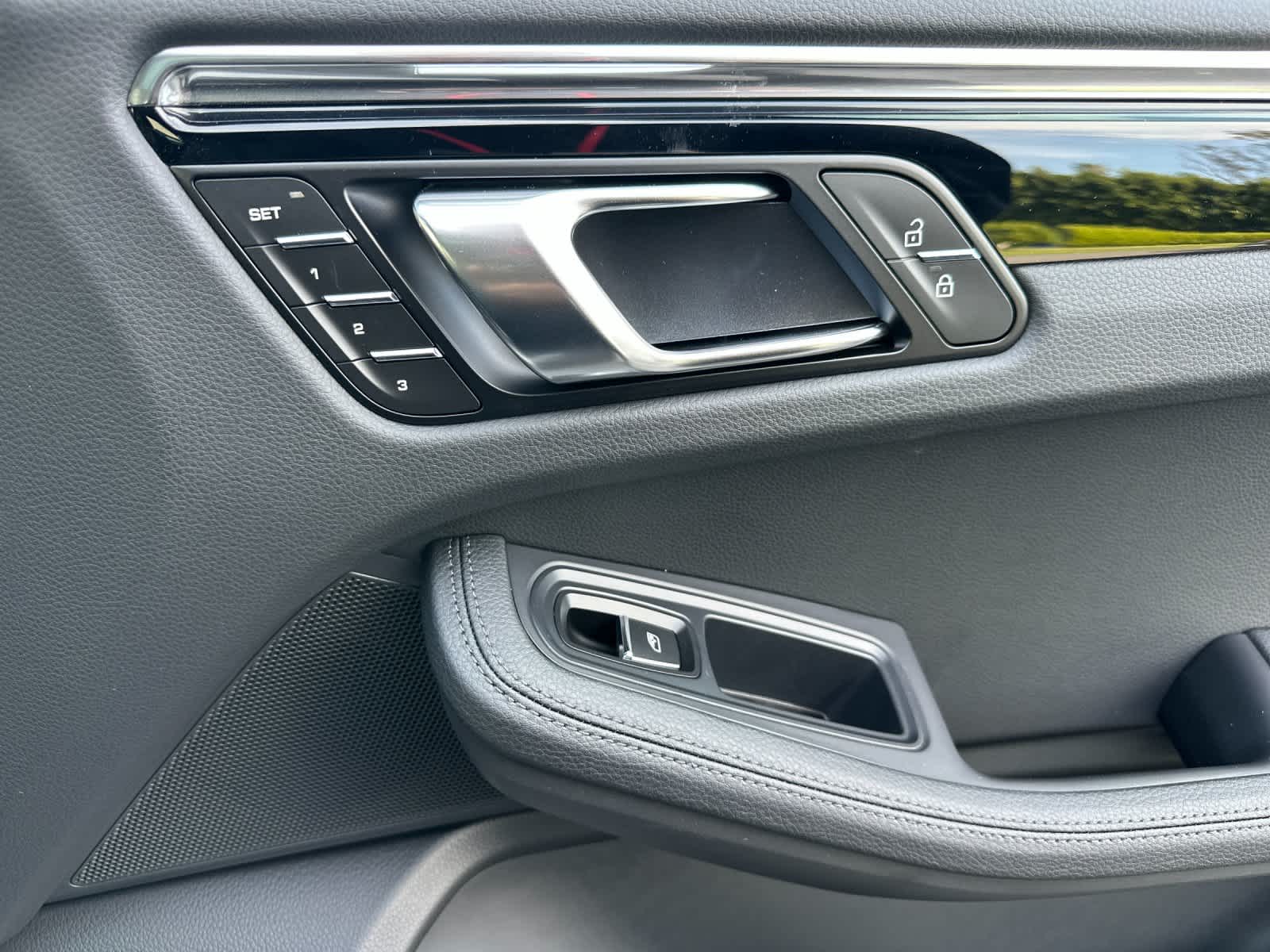 Thumbnail: 2026 Porsche Macan - 19