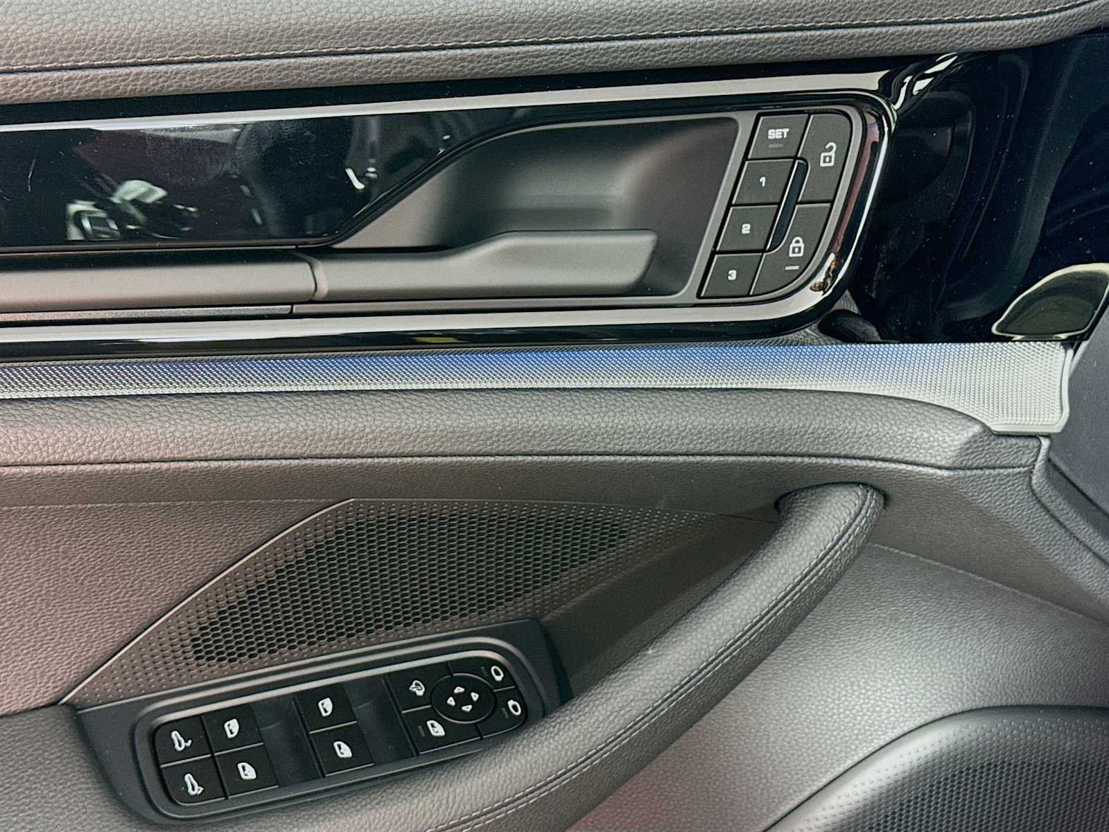 Thumbnail: 2026 Porsche Panamera - 14