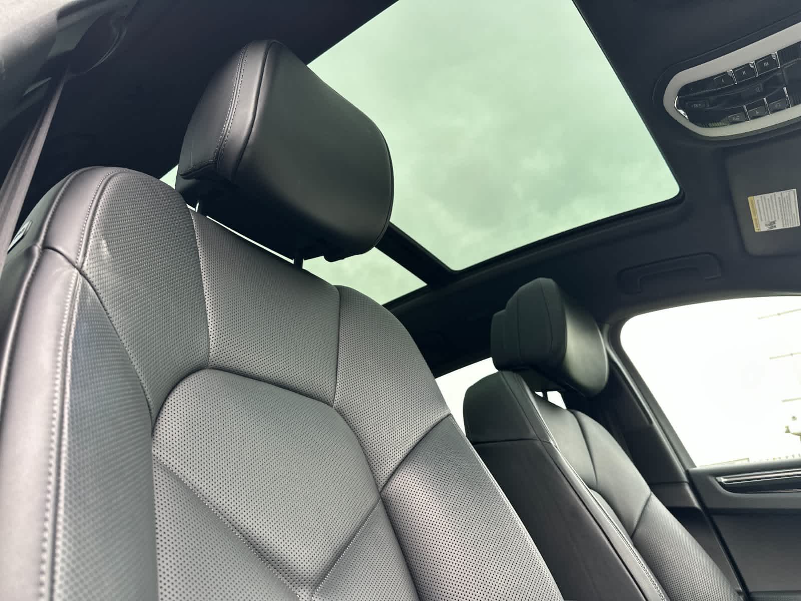 Thumbnail: 2025 Porsche Macan - 18