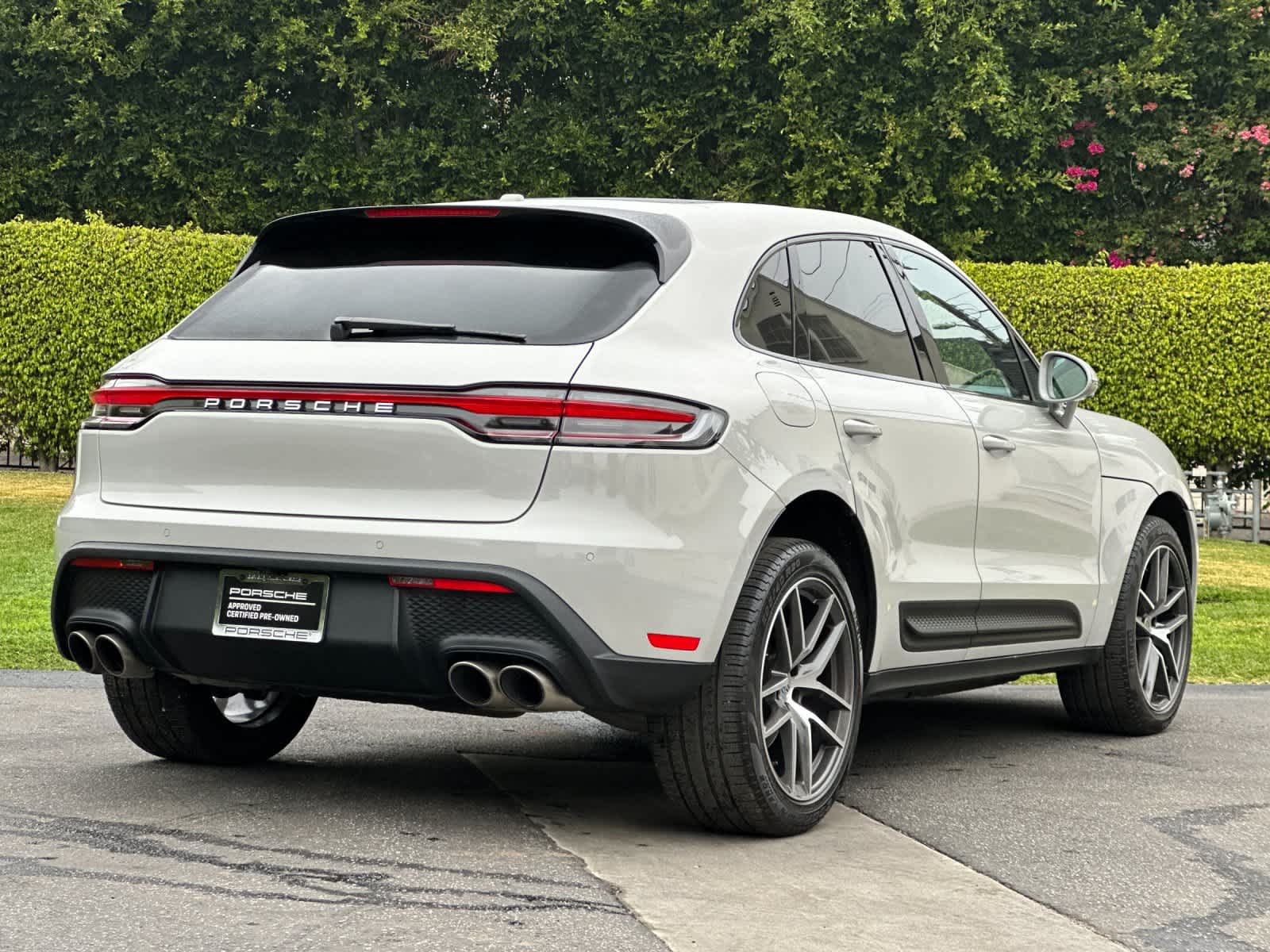 Thumbnail: 2025 Porsche Macan - 8