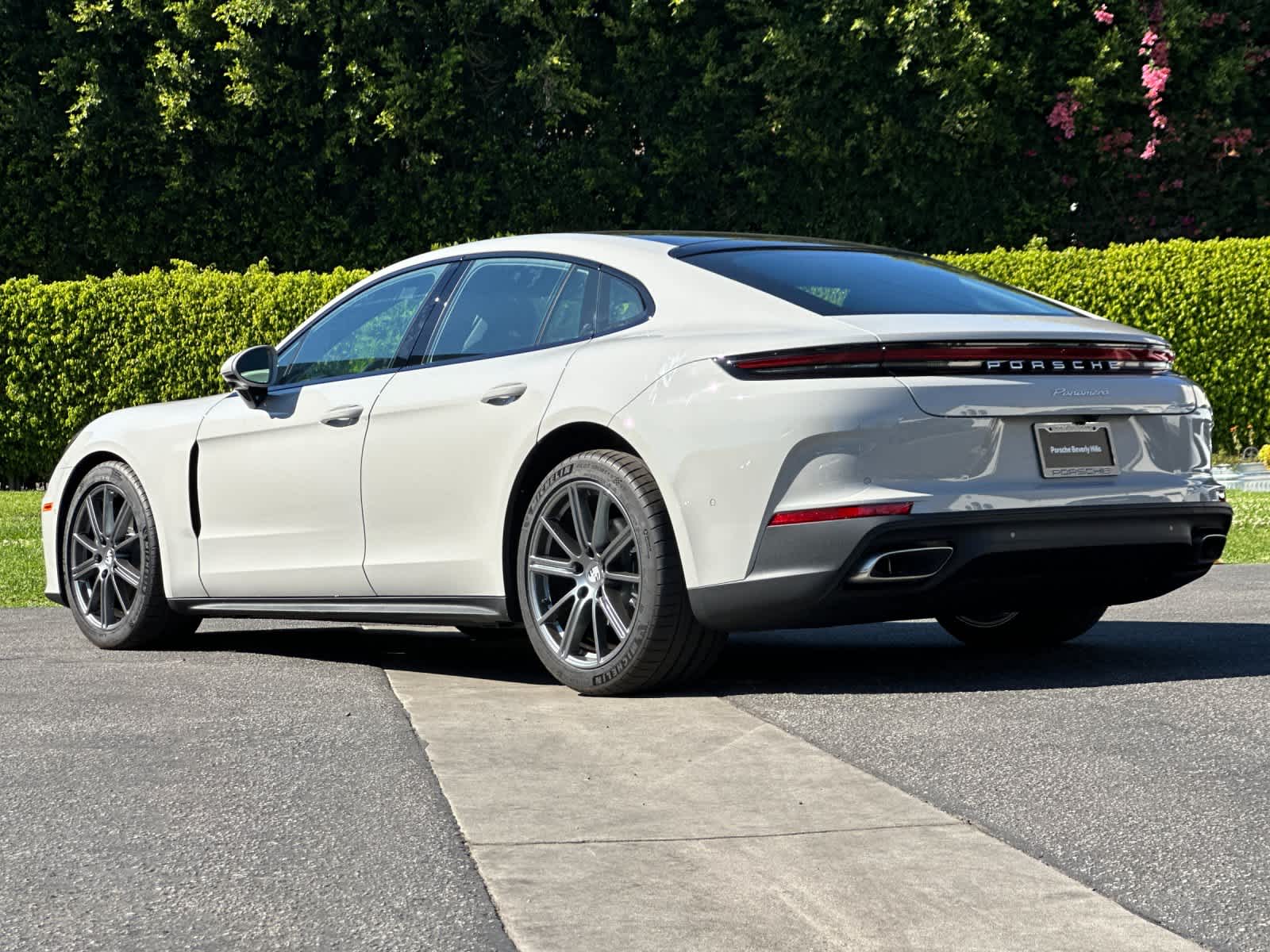 Thumbnail: 2026 Porsche Panamera - 3