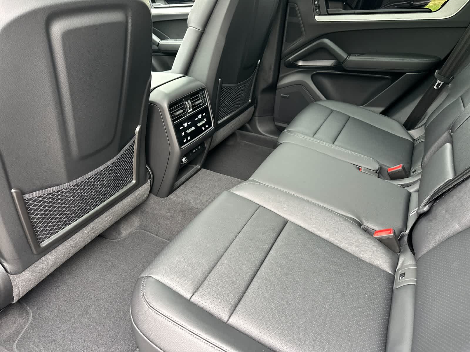 Thumbnail: 2026 Porsche Cayenne - 13
