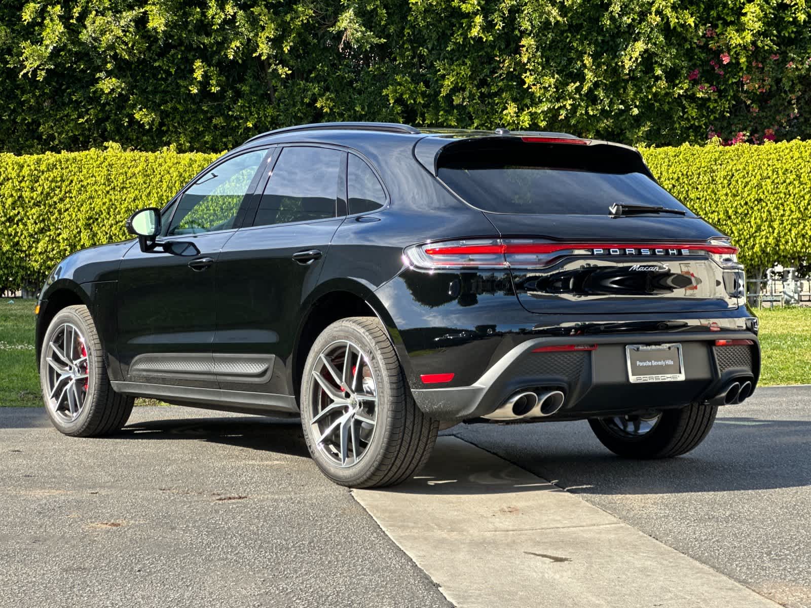 Thumbnail: 2026 Porsche Macan - 3
