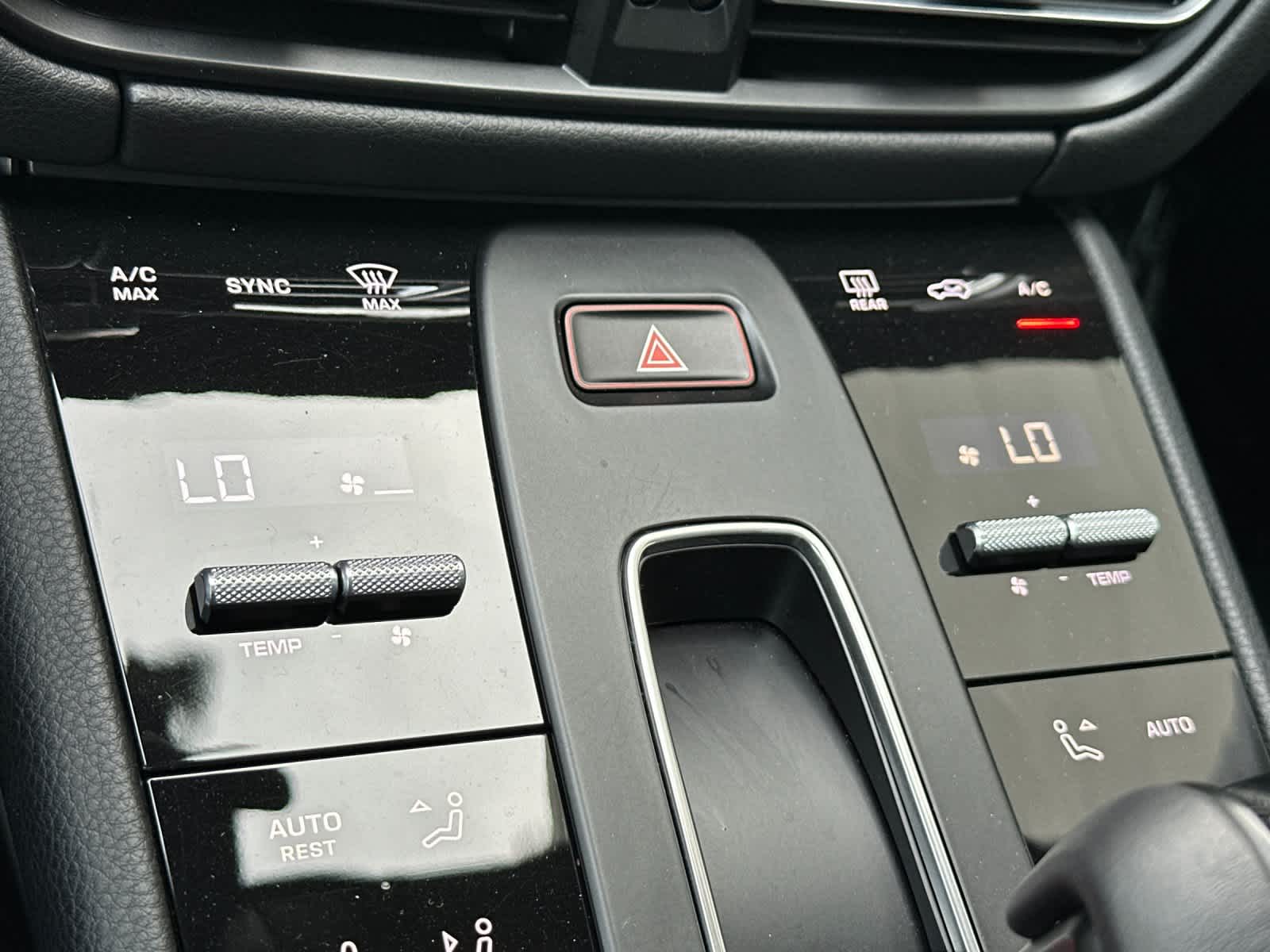 Thumbnail: 2025 Porsche Macan - 23