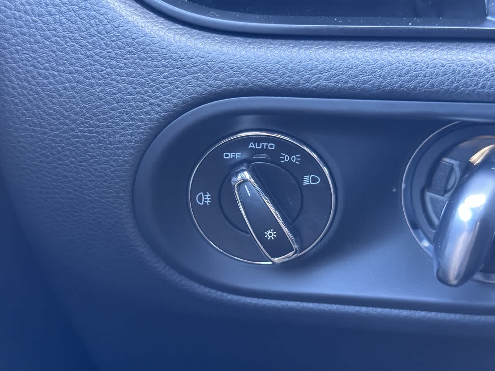 Thumbnail: 2025 Porsche Macan - 31