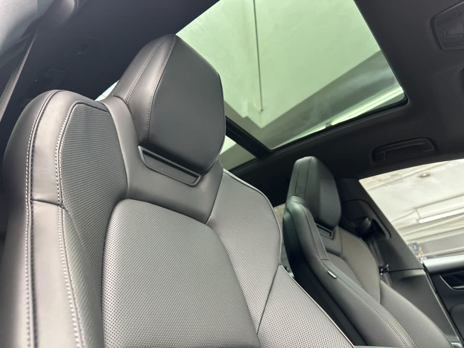 Thumbnail: 2026 Porsche Macan - 18