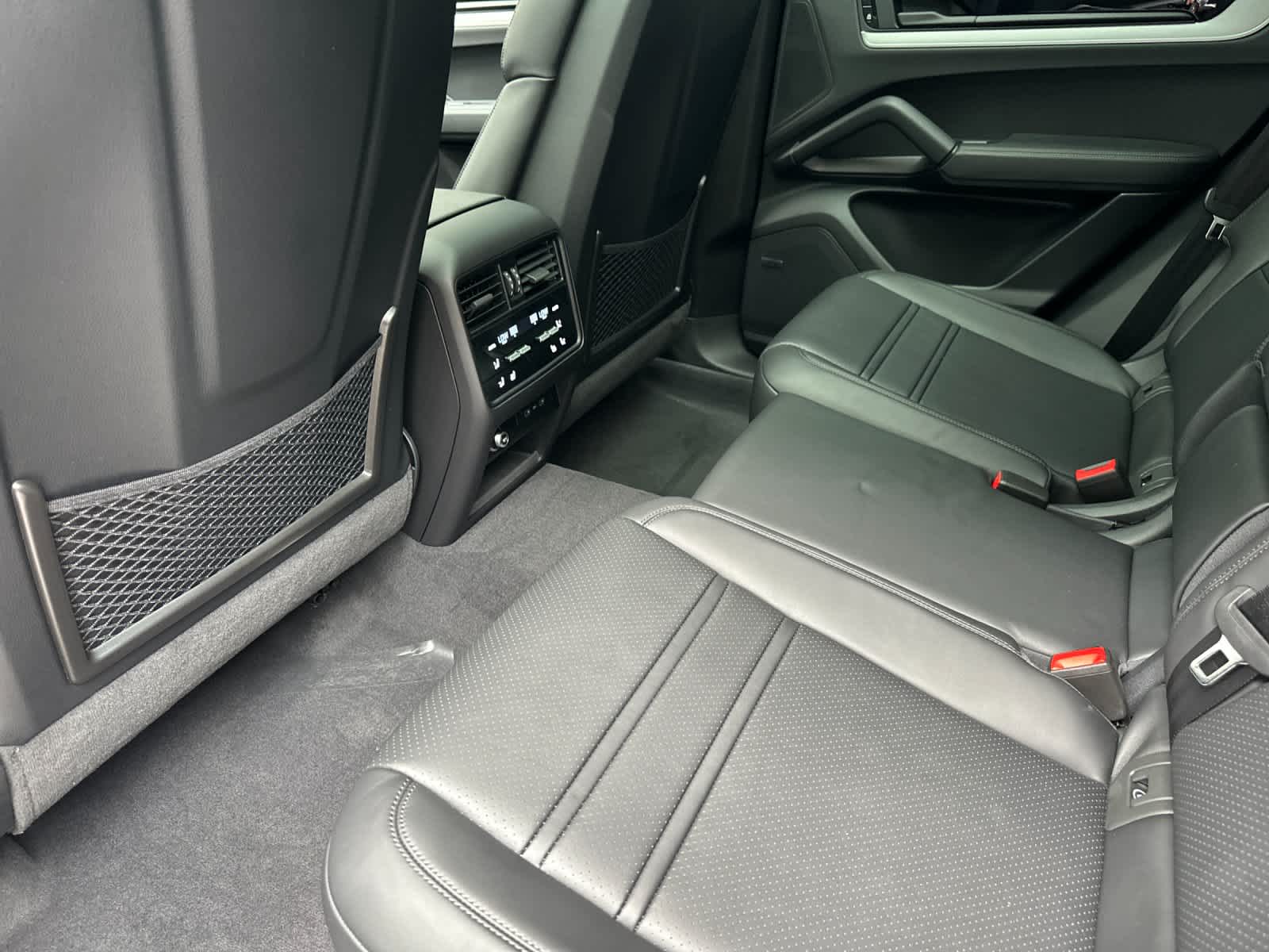 Thumbnail: 2026 Porsche Cayenne - 13