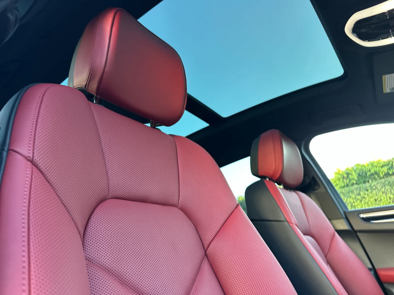 Thumbnail: 2026 Porsche Macan - 18