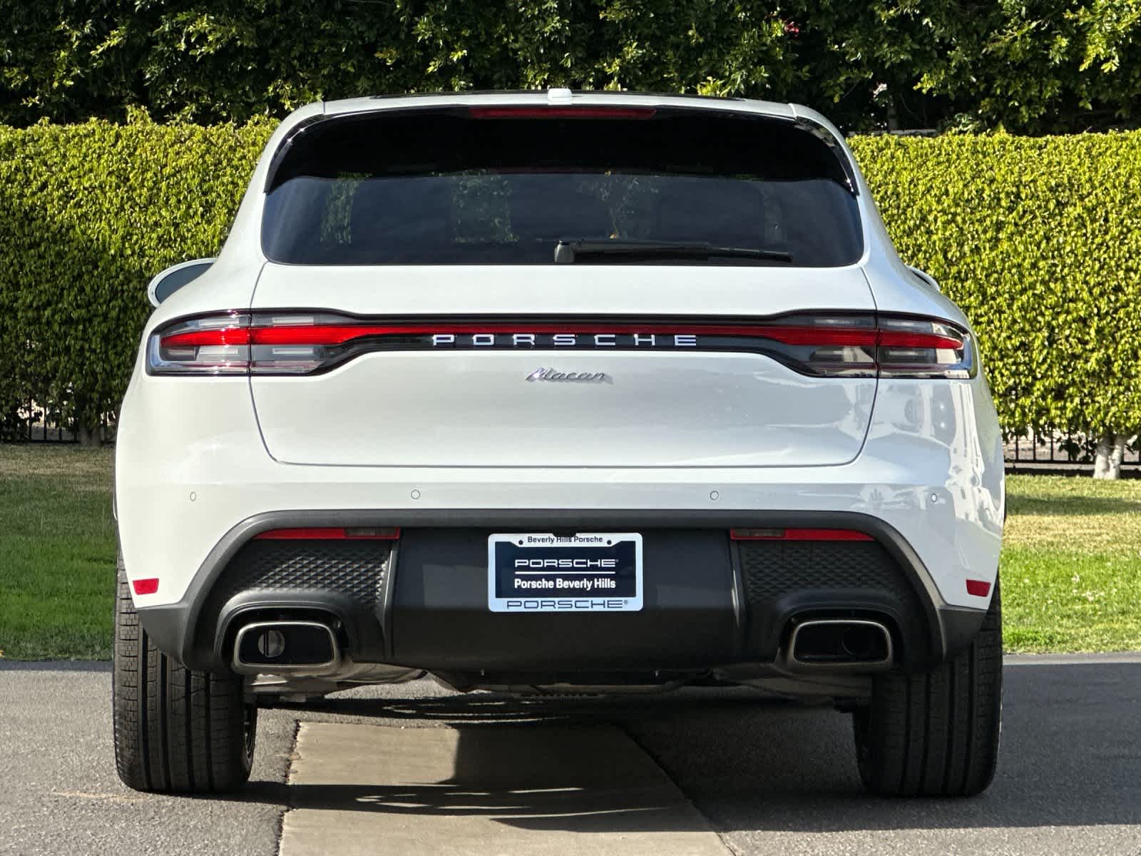 Thumbnail: 2026 Porsche Macan - 7