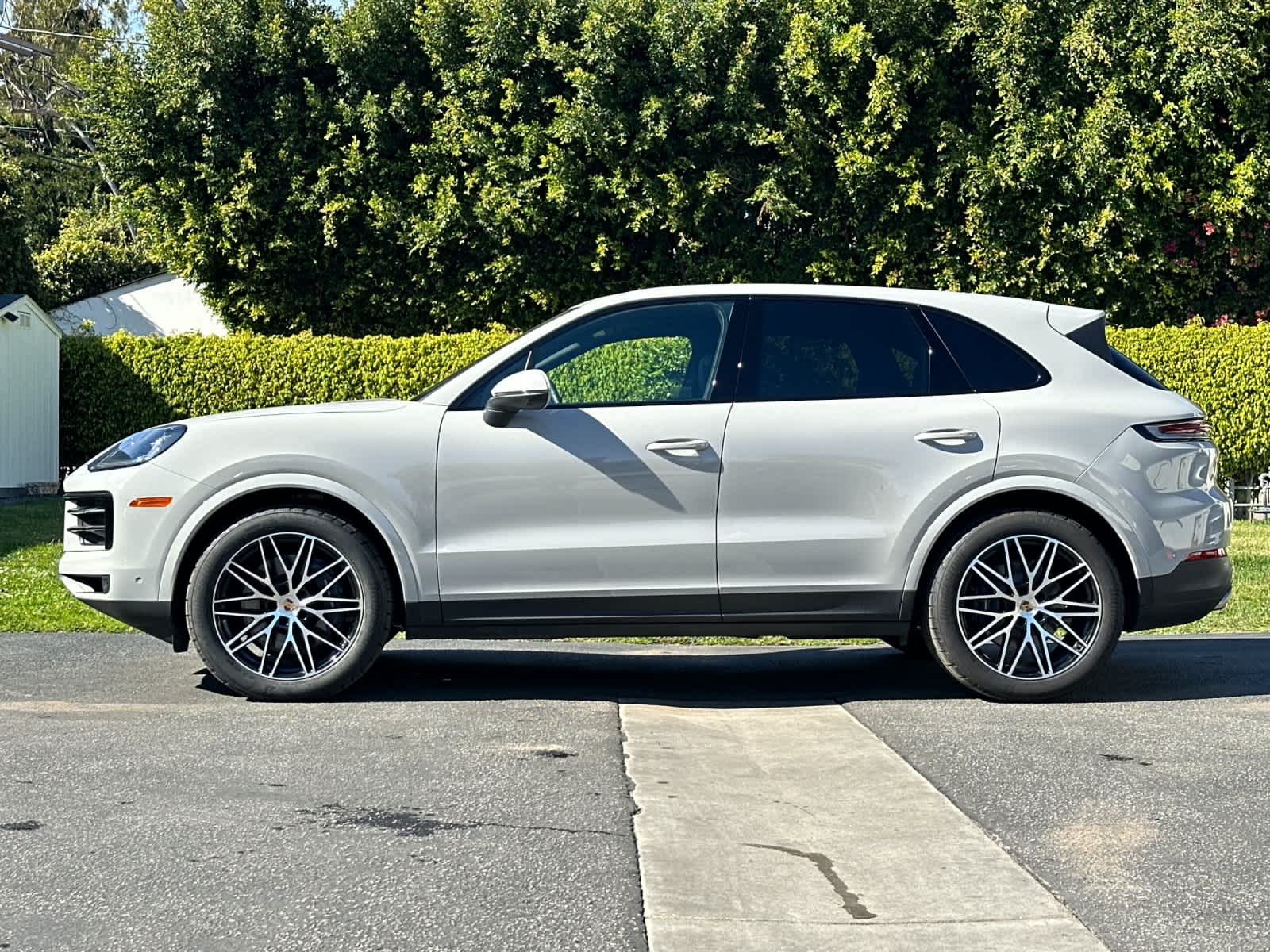 Thumbnail: 2025 Porsche Cayenne - 2