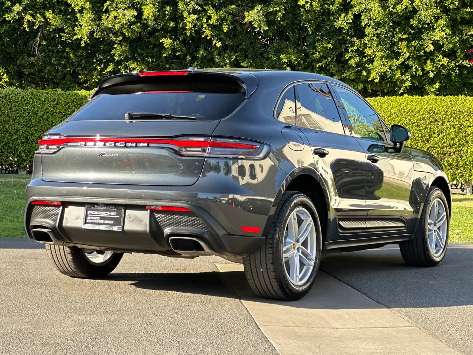 Thumbnail: 2025 Porsche Macan - 8