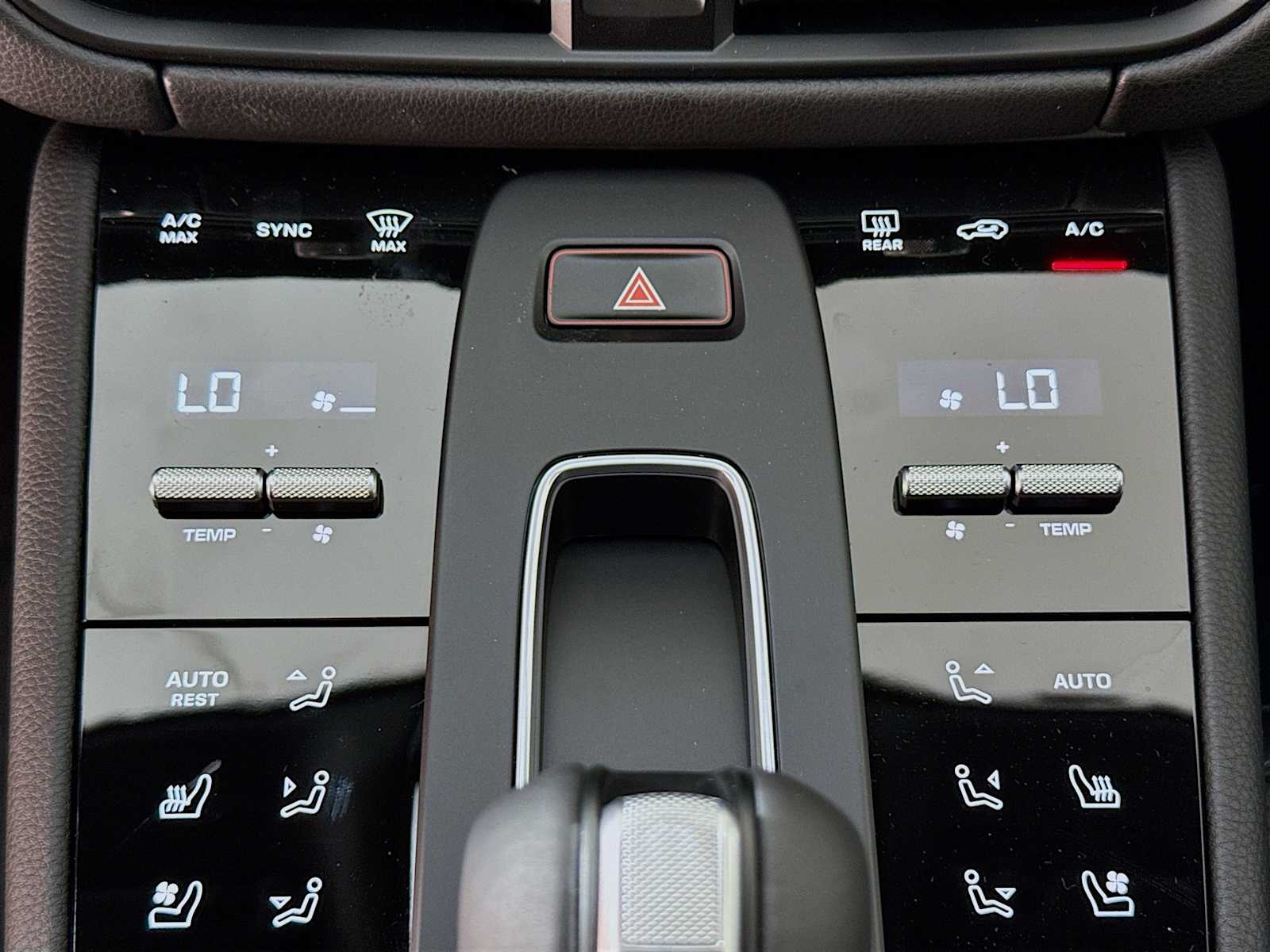 Thumbnail: 2026 Porsche Macan - 13