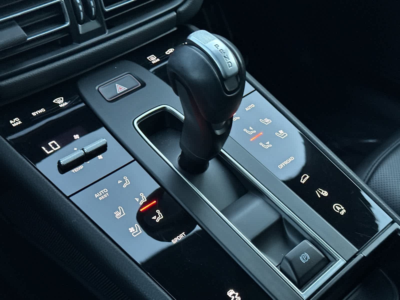 Thumbnail: 2025 Porsche Macan - 24