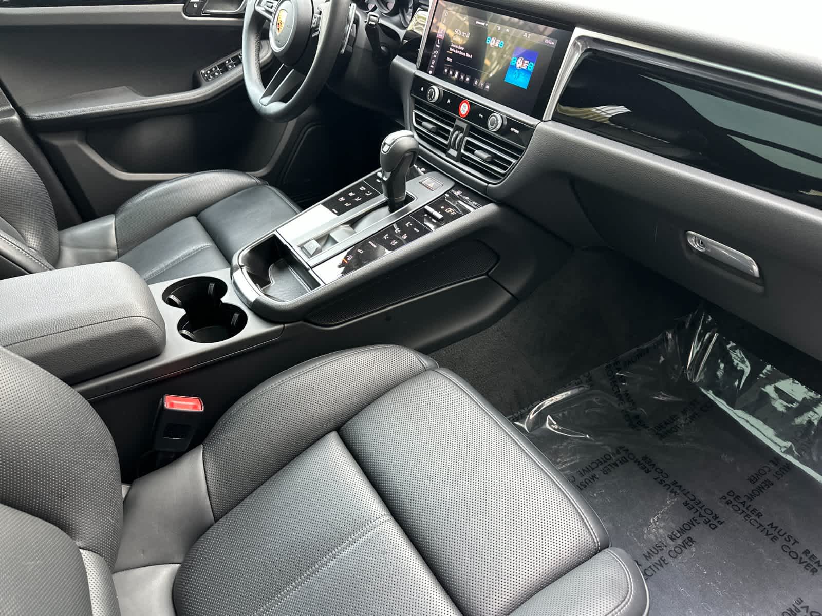 Thumbnail: 2025 Porsche Macan - 17