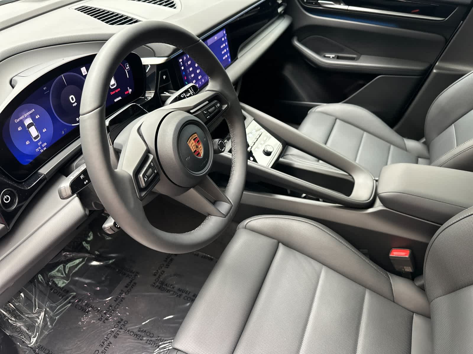 Thumbnail: 2026 Porsche Macan - 4