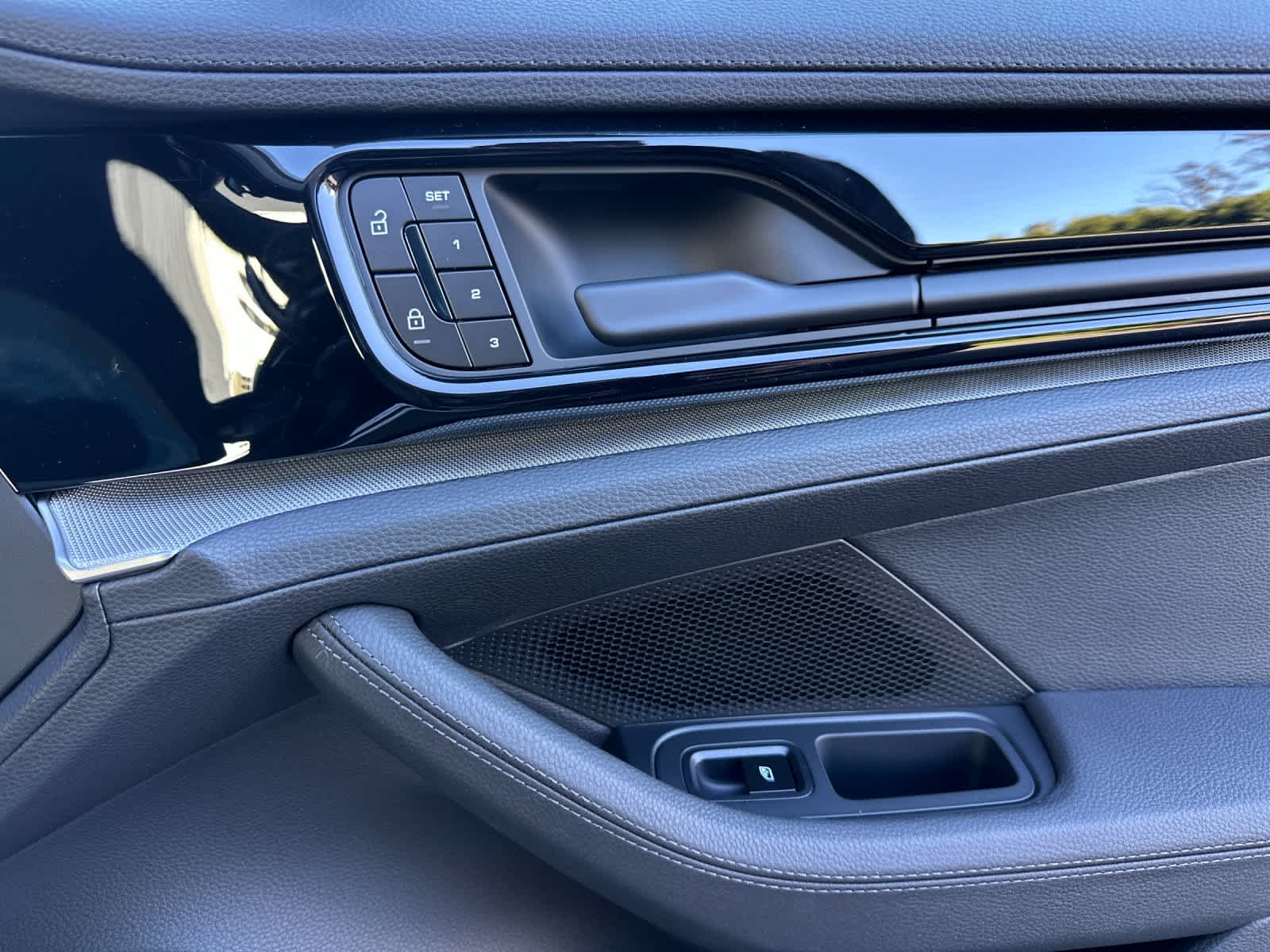 Thumbnail: 2026 Porsche Panamera - 19