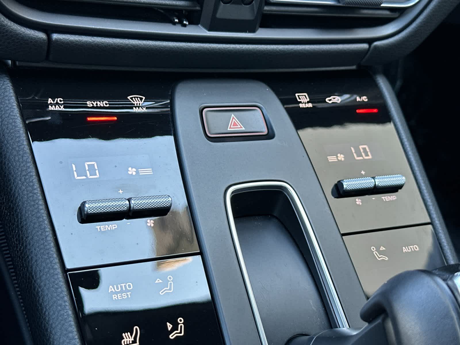 Thumbnail: 2025 Porsche Macan - 23