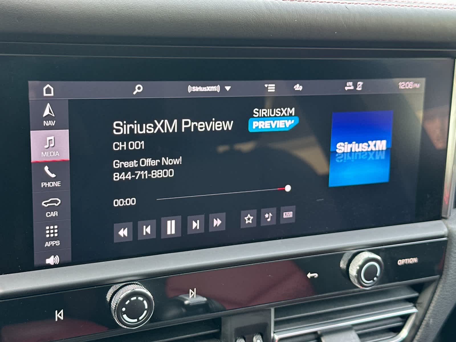 Thumbnail: 2025 Porsche Macan - 21